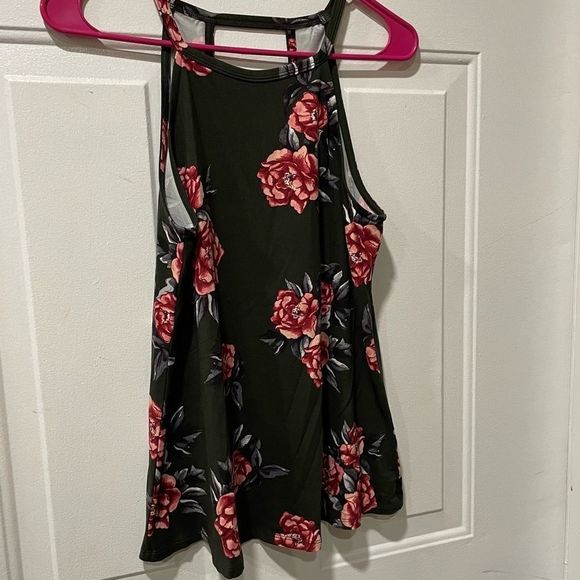 Nine Britton Blaine‎ Back Keyhole Knit Halter Top - Picture 2 of 10